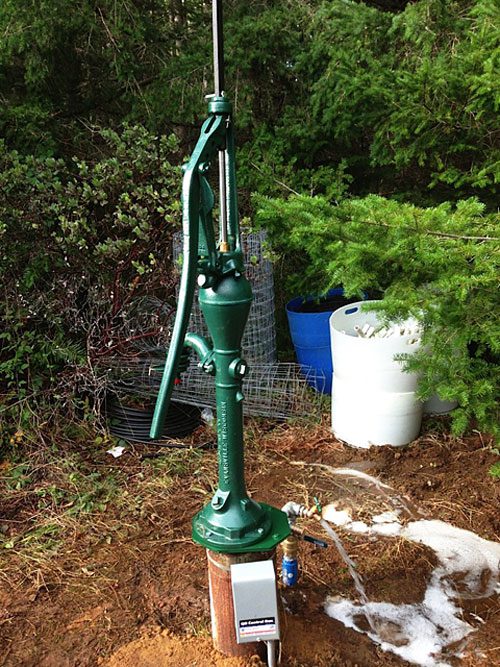 Baker Monitor Hand Pump